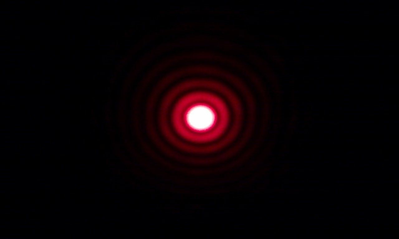 9-1-4a Airy disc Rayleigh criterion.jpg